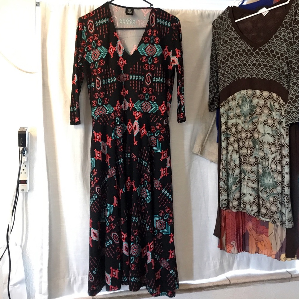 Agne & Dora black tribal print half sleeve dress